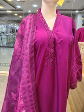 Premium Lace Detail 3 Piece Suit