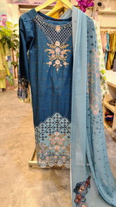 Royal blue 3-piece embroidered lawn suit by Fashion Street, featuring intricate embroidery and lightweight fabric for elegant wear.