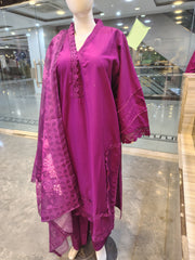 Premium Lace Detail 3 Piece Suit