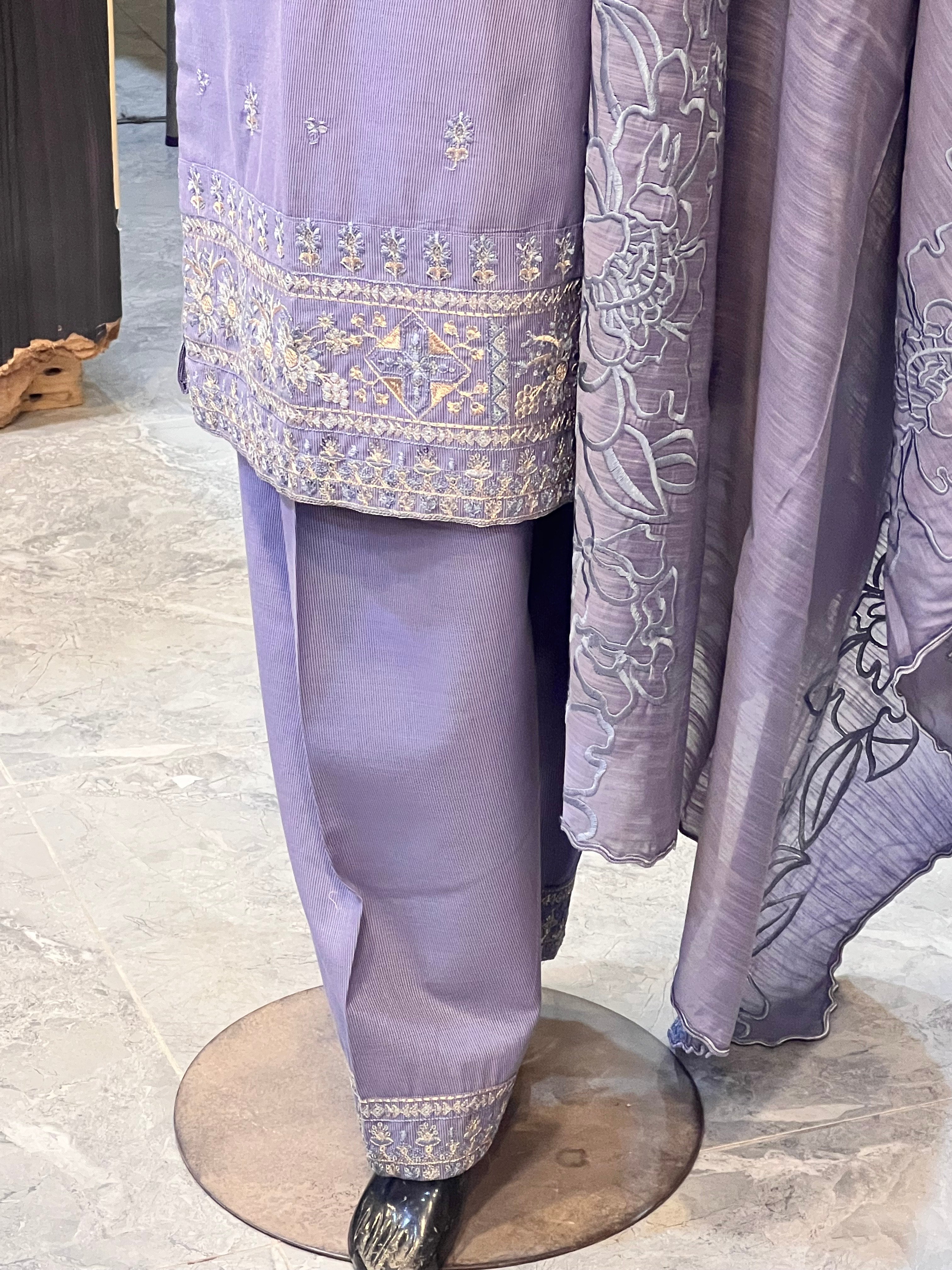 Elegant 3 Piece Embroidered Lawn Suit