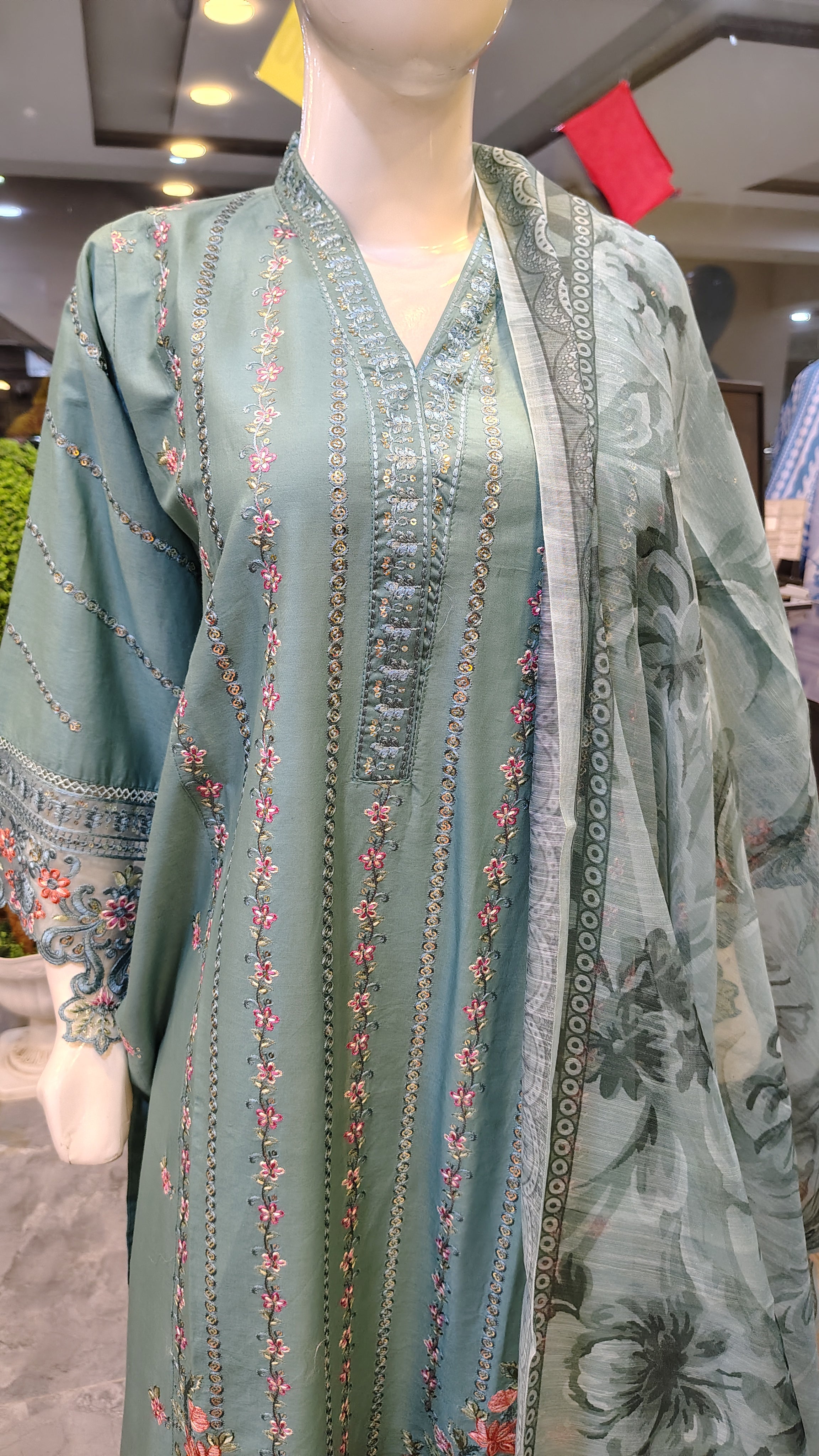 Elegant Embroidered 3 Piece Lawn Suit