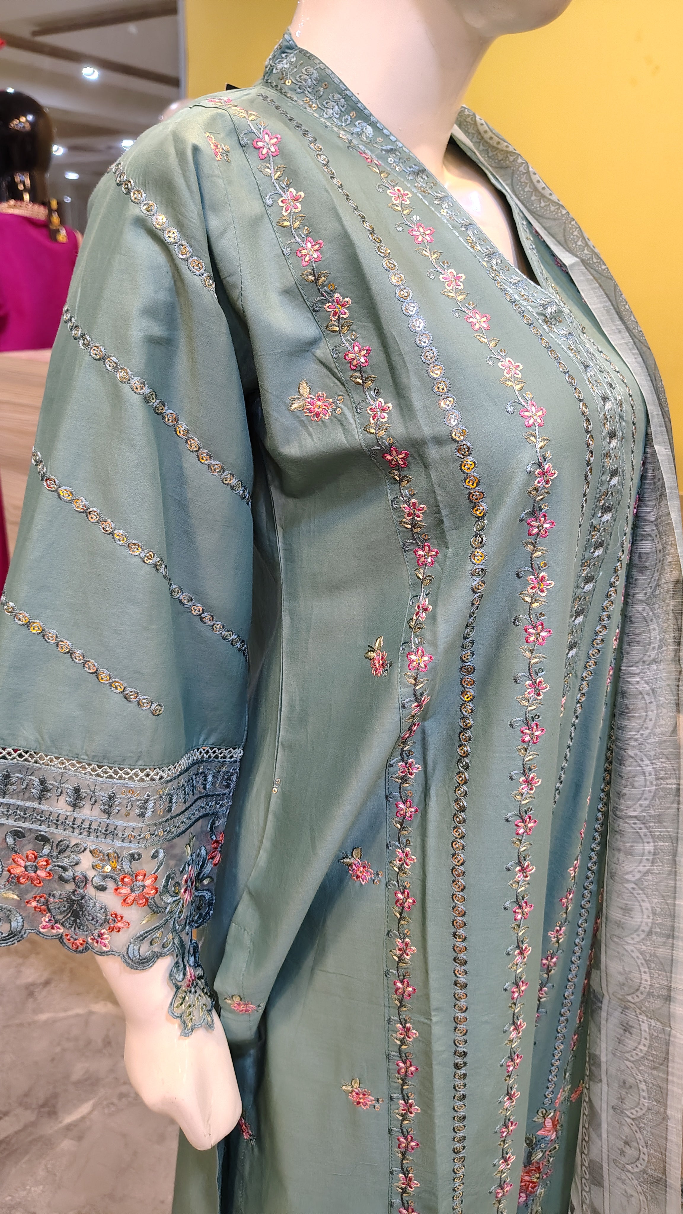 Elegant Embroidered 3 Piece Lawn Suit