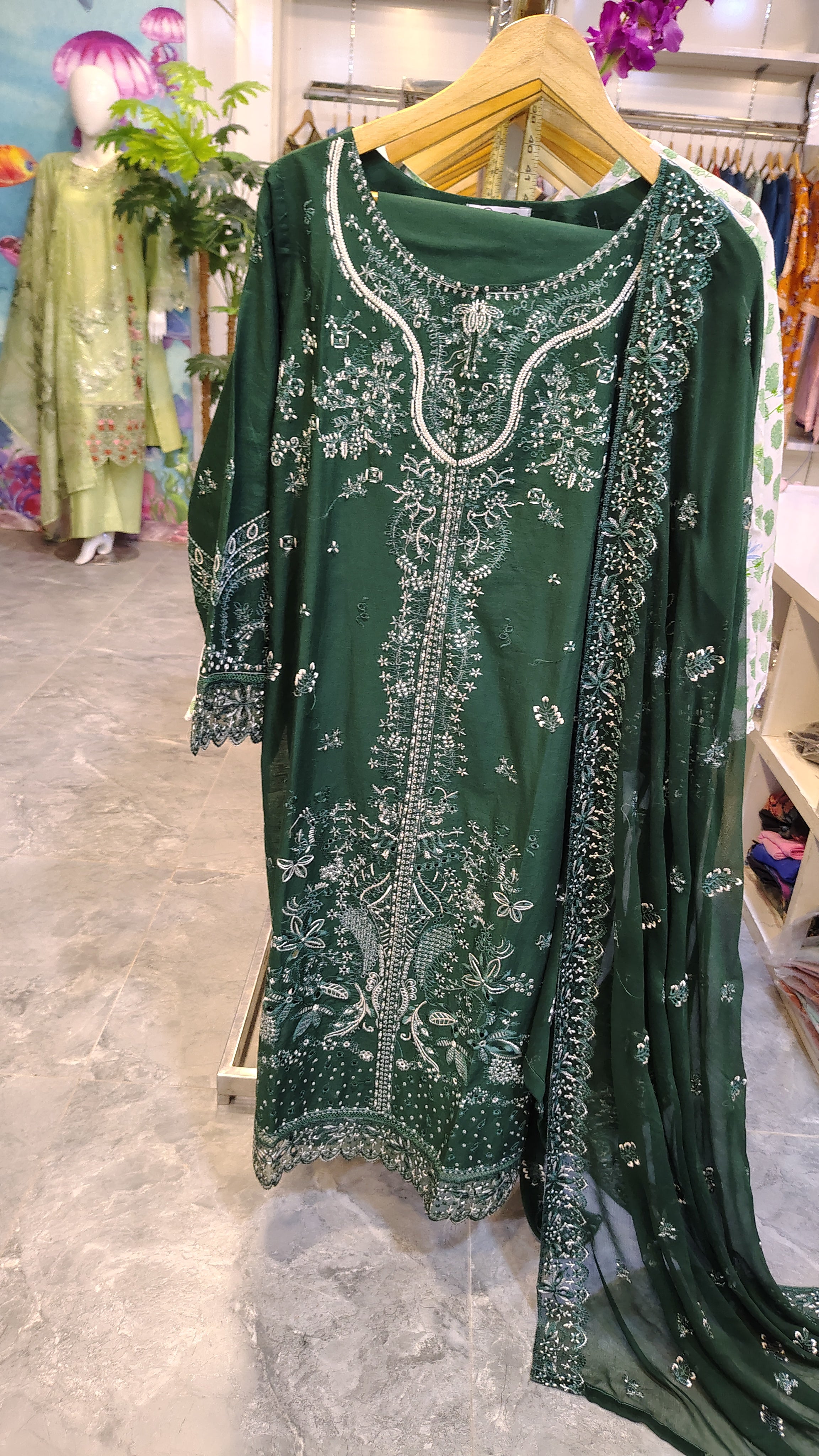 Elegant Dark Green Embroidered Lawn 3 Piece Suit