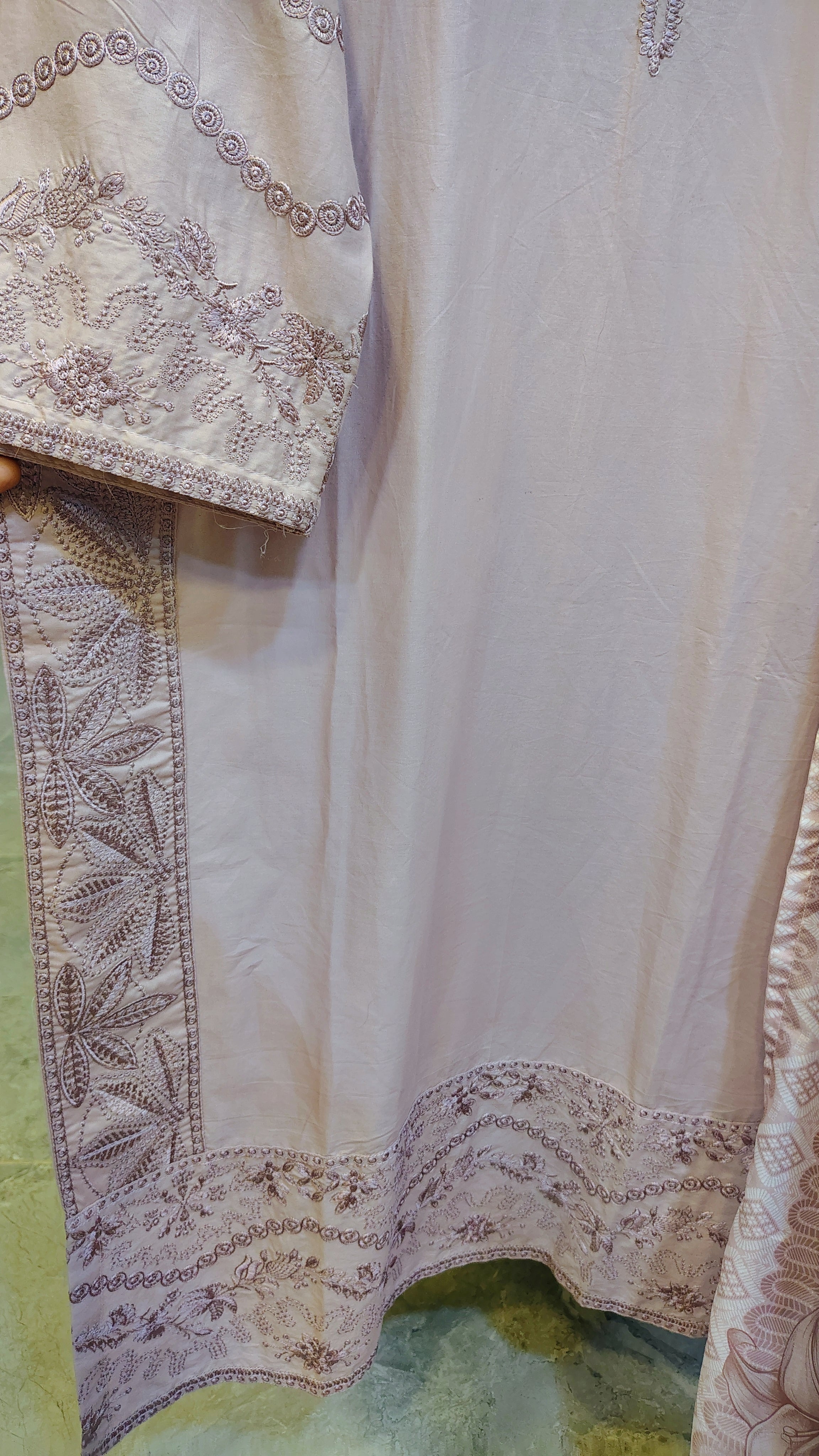Elegant Embroidered Lawn 3 Piece Suit