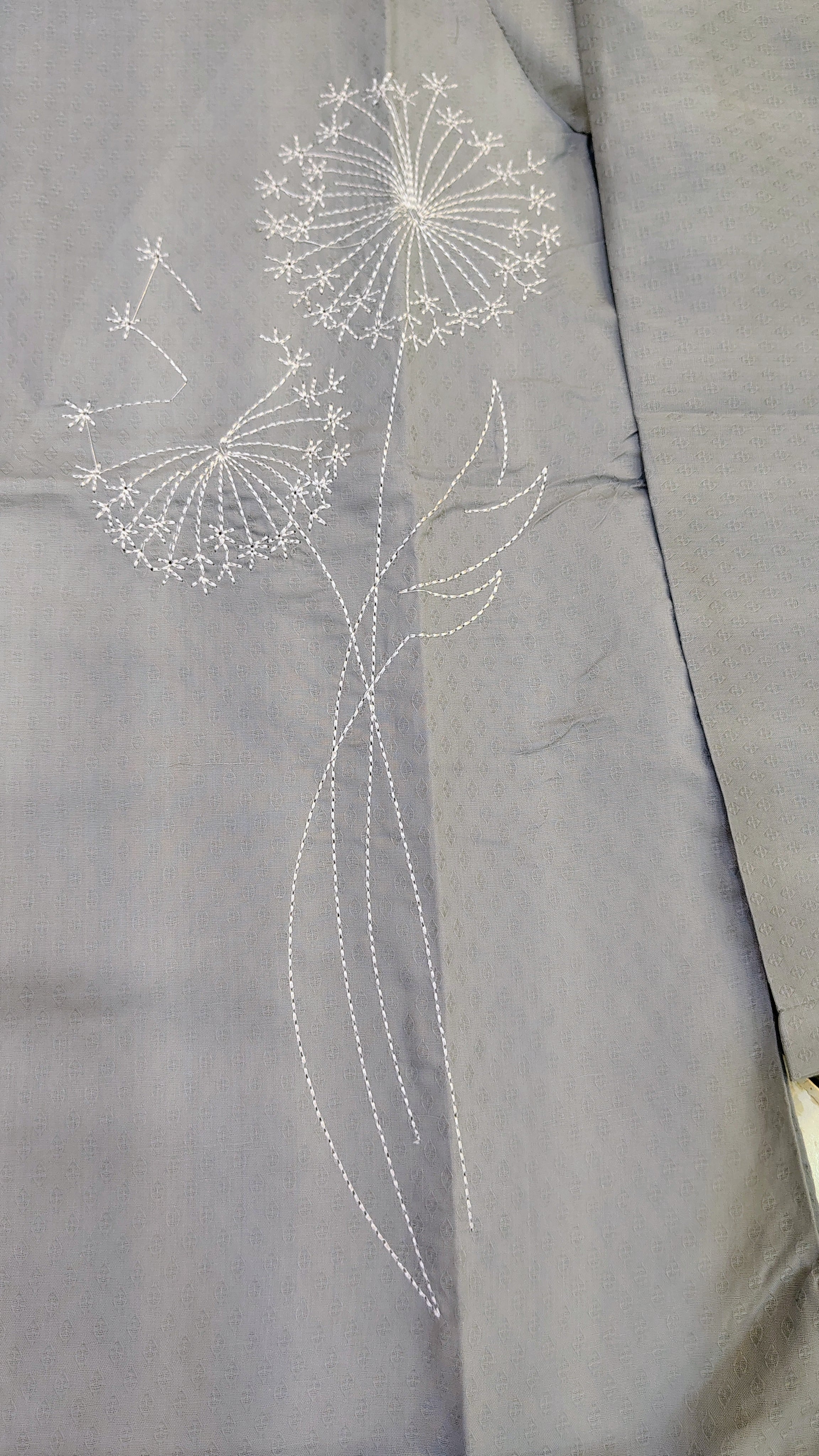 Elegant  Embroidered Lawn Kurta