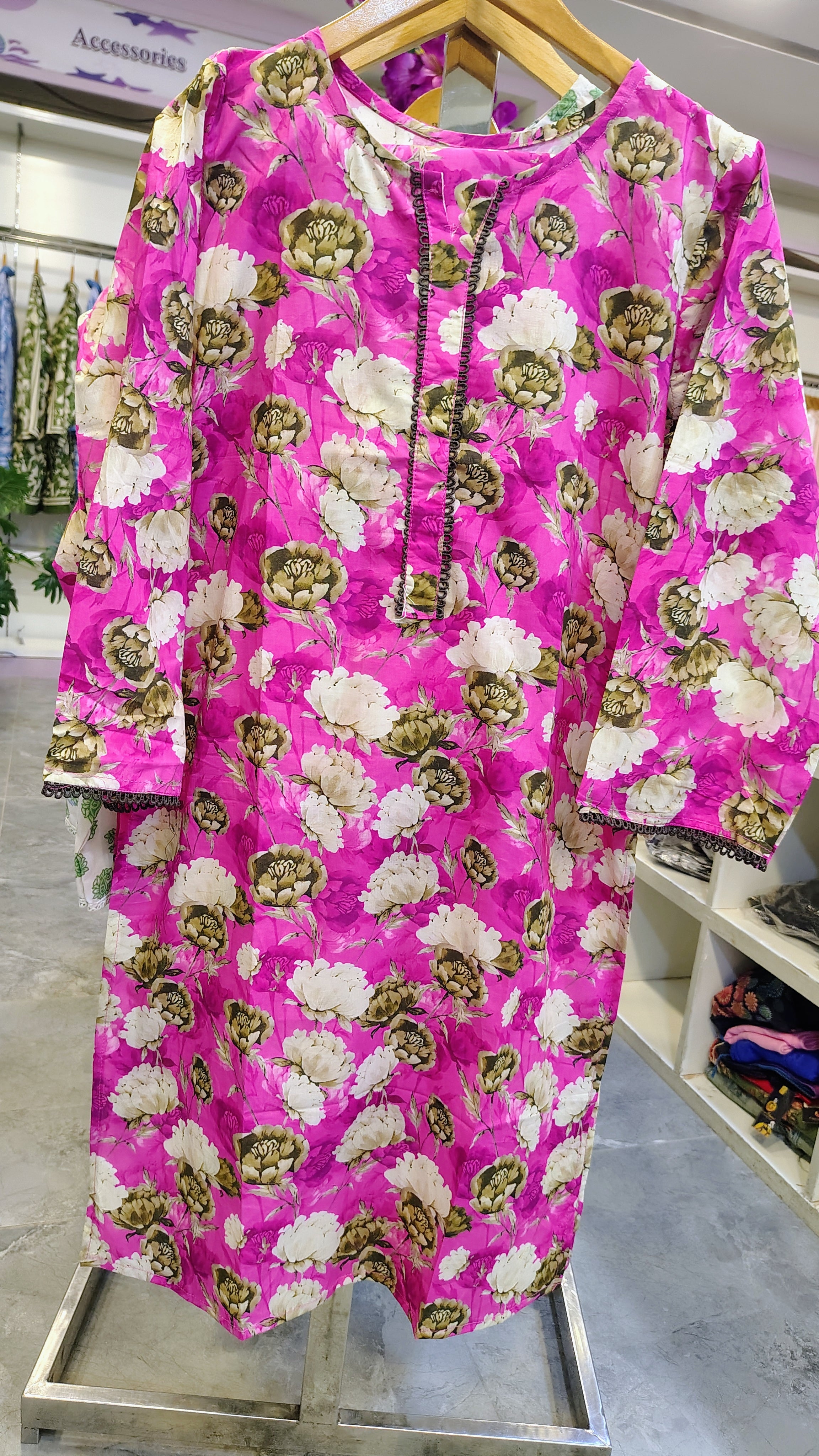 ✨ Luxury Floral Lawn Suit ✨