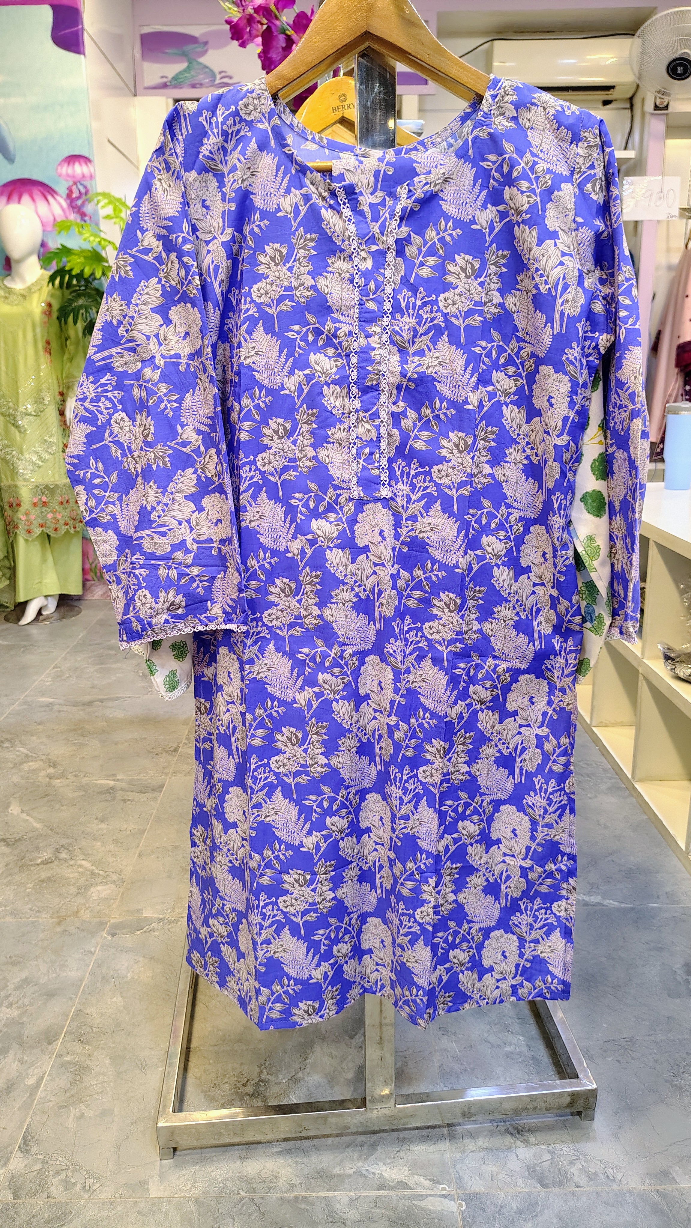 ✨ Floral Charm Lawn Suit ✨