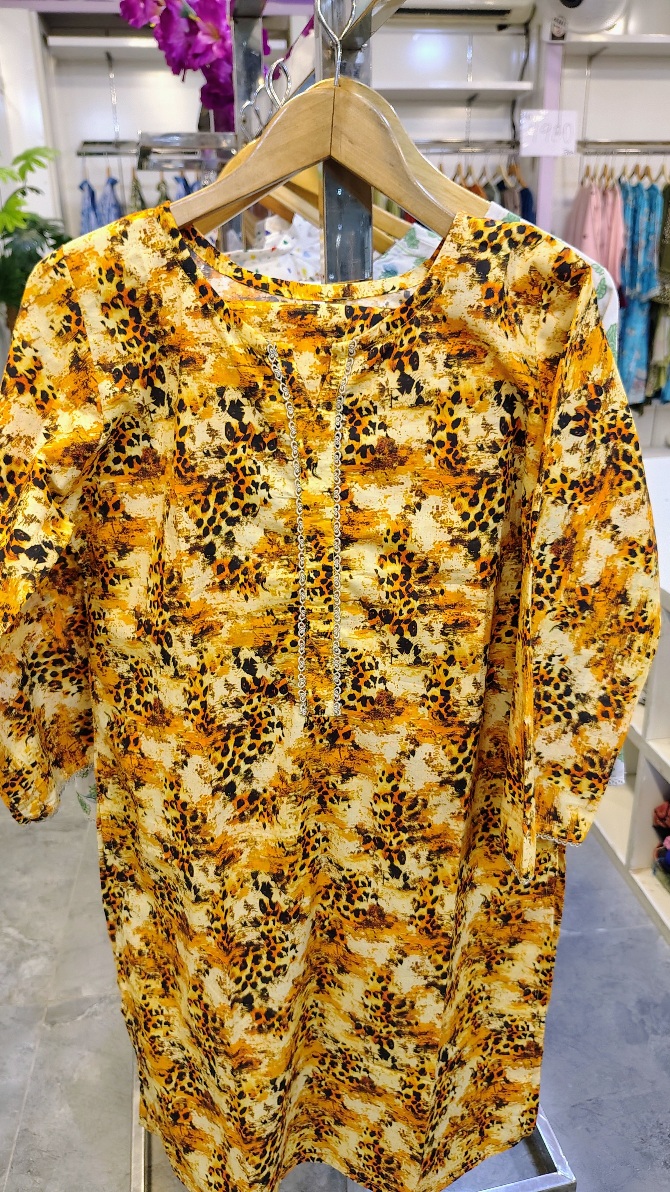 ✨ Elegant Floral Lawn Suit